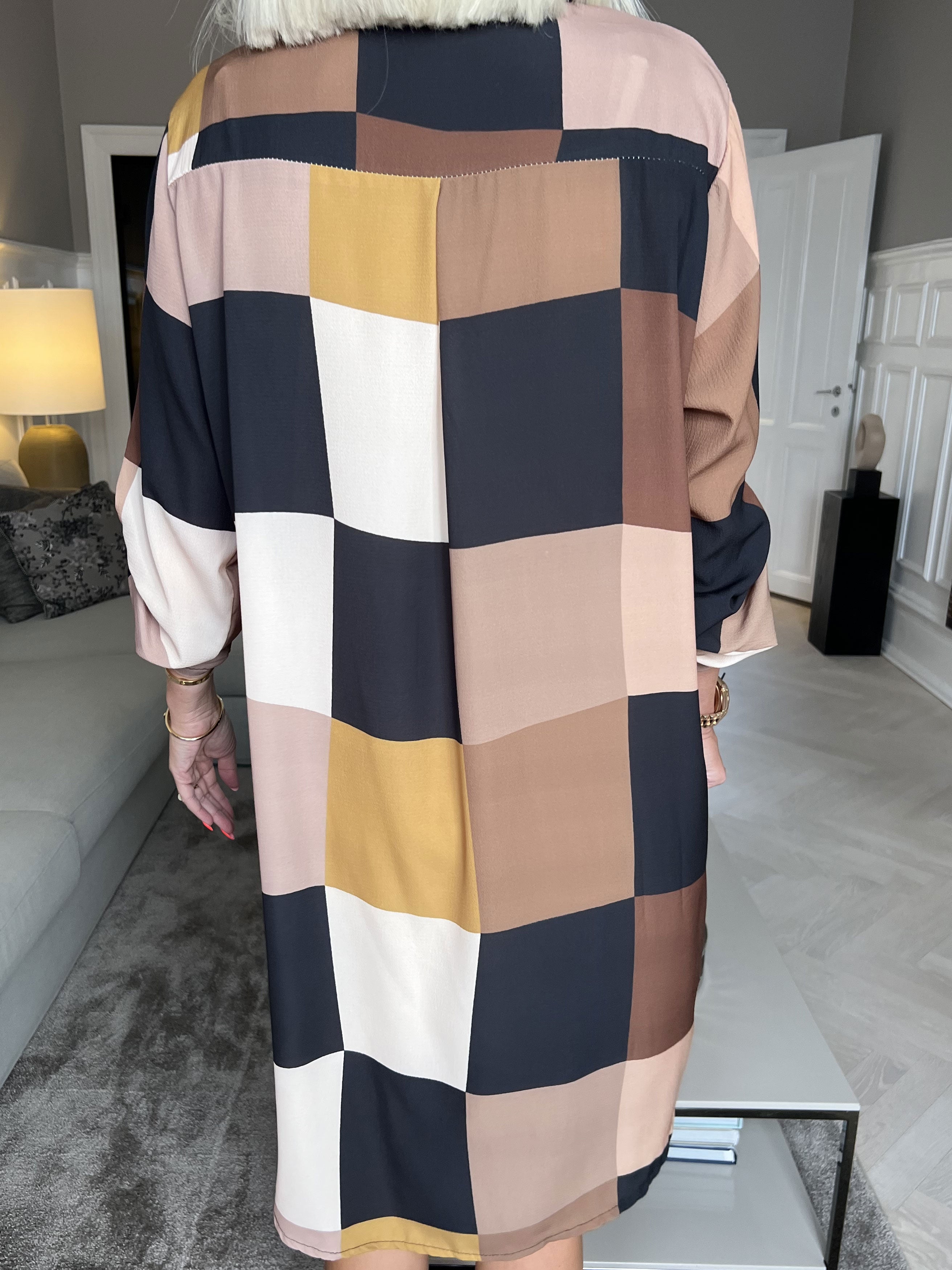 Vanesa Dress Check - Let og luftig kjole